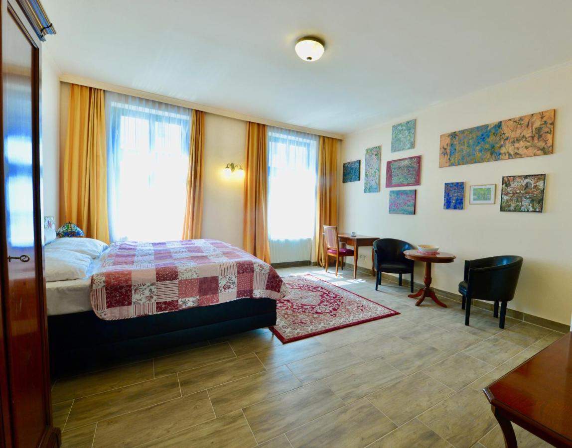 Estudio con cama extragrande